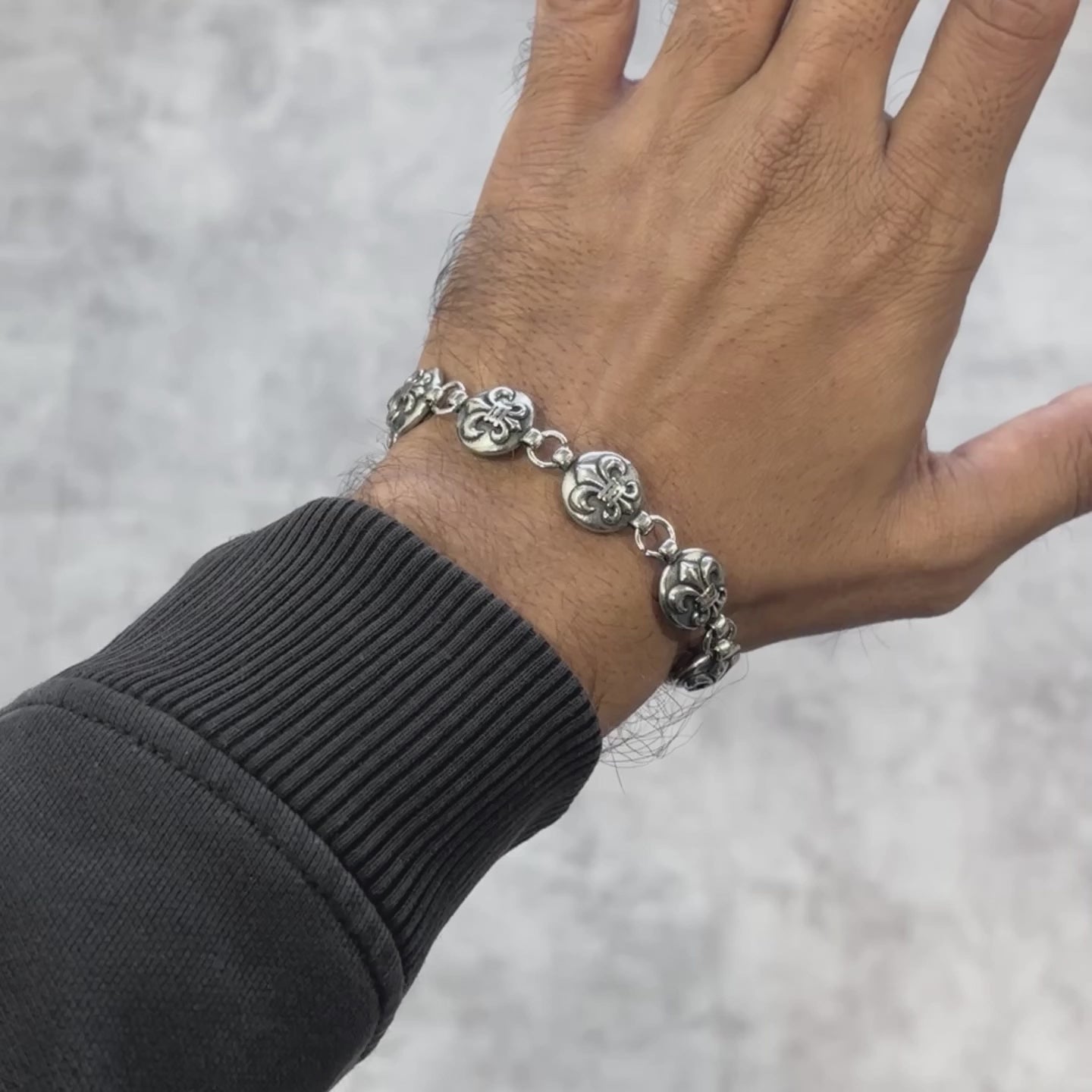 Iron Bloom Thick Bracelet