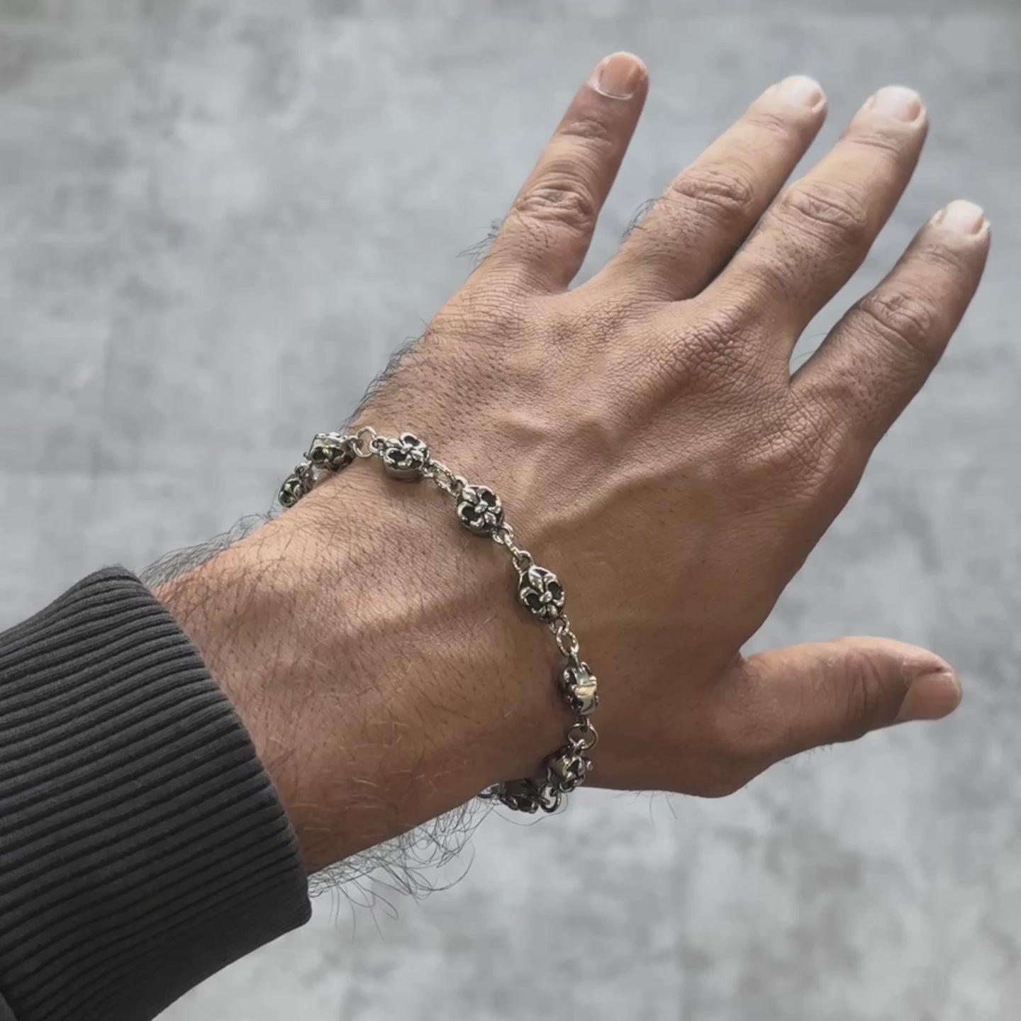 Iron Bloom Thin Bracelet